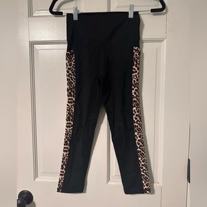 Zyia black and leopard capri leggings